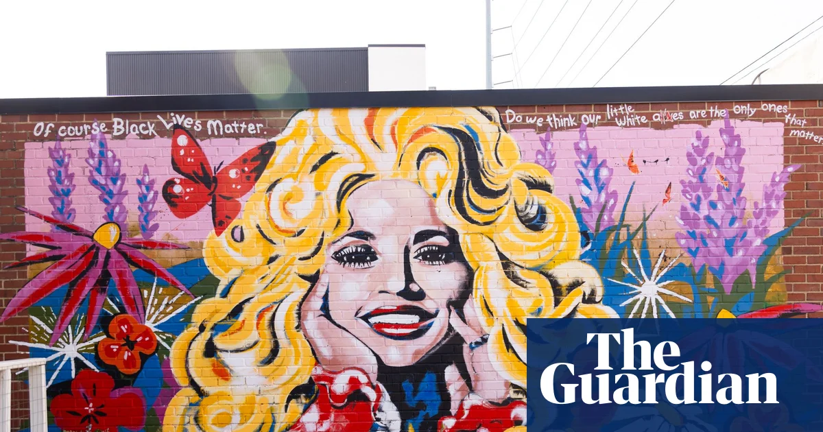 Nashville Could Soon Have a Dolly Parton Airport, and Tennessee's Governor Is All For It 8 Nashville Could Soon Have a Dolly Parton Airport, and Tennessee's Governor Is All For It