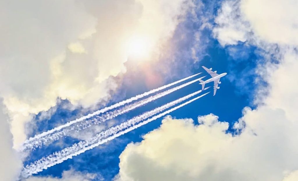 The Hidden Cost of Flying: How Aircraft Vapour Trails Are Quietly Warming Our Planet — vapour trails, aviation emissions, climate change