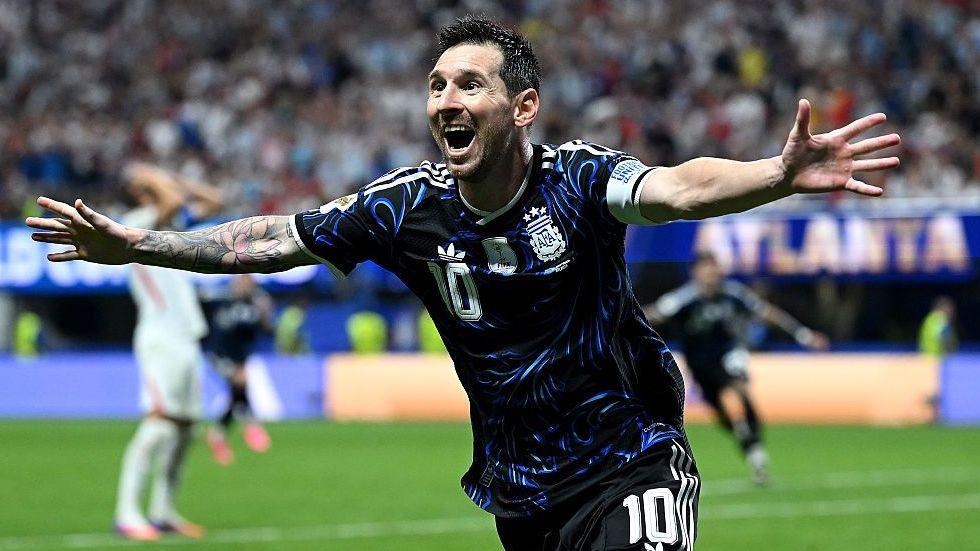 At Minute Ten, Argentina Stops the Clock for Lionel Messi 10 At Minute Ten, Argentina Stops the Clock for Lionel Messi — Lionel Messi, Argentina football, Liga Profesional