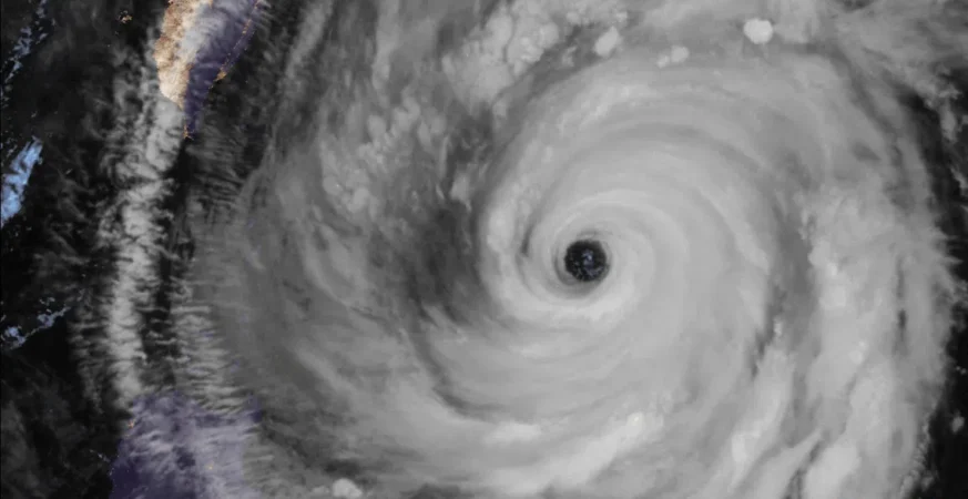 Typhoon Champi Tears Through Taiwan, Leaving One Dead and a Trail of Destruction Before Turning Toward China